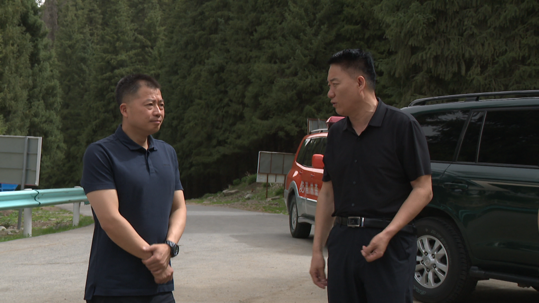 潘素华要求,要坚持常态化开展巡林巡河工作,强化底线