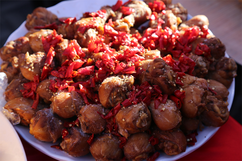 吉木萨尔举行首届年货节