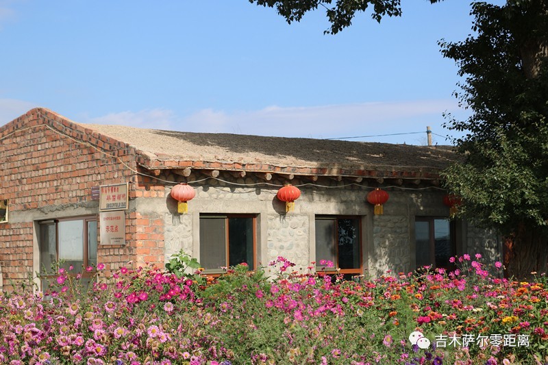 壮丽70年奋斗新时代吉木萨尔县画家村迎来学生写生高峰