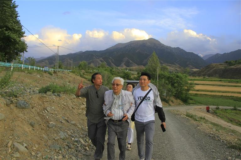 新地乡村庄美画家赞