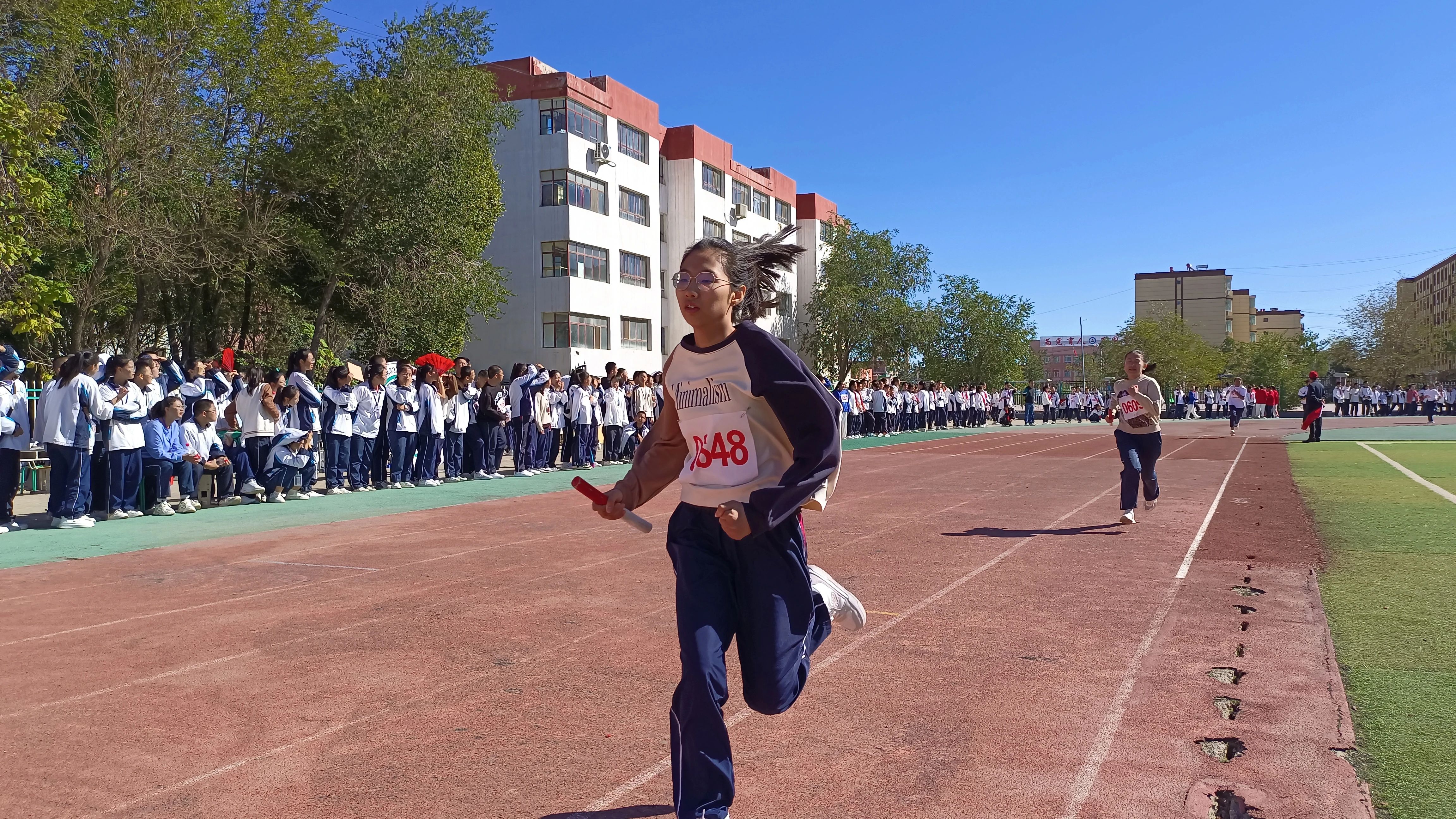 吉木萨尔县第二中学举办第32届田径运动会暨校园艺术节